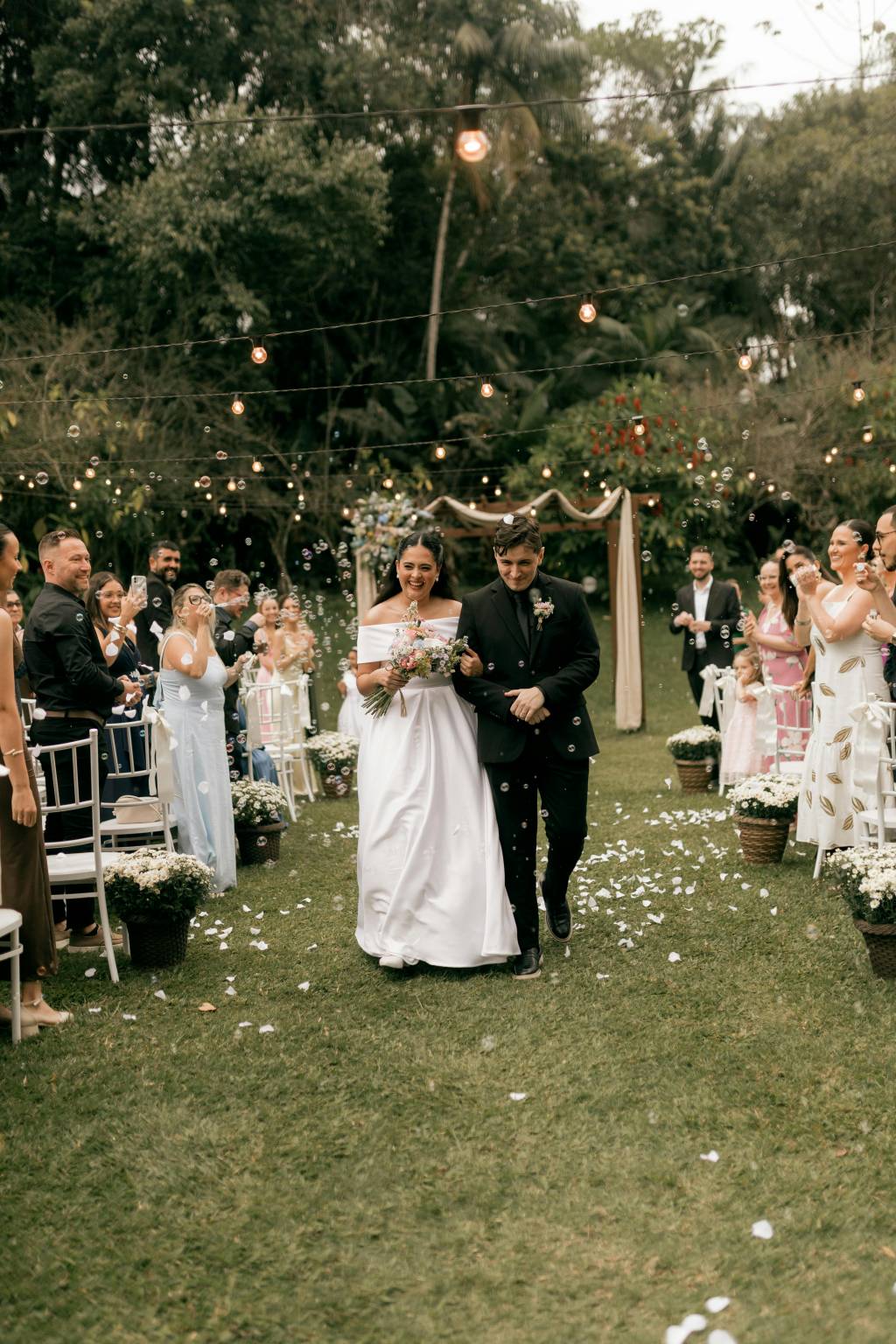 How to pick height increasing shoes for weddings and special events